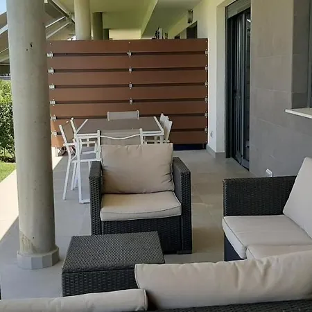 Apartment Con Jardin En *