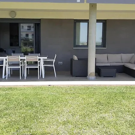 Apartment Con Jardin En